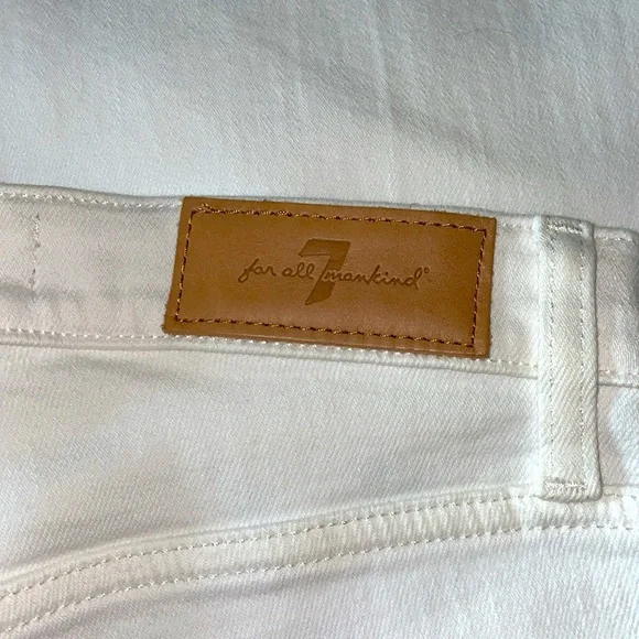 NWT 7 for all mankind LUXE VINTAGE.  White Flare Women's Jeans.  Size 26 - Picture 8 of 12